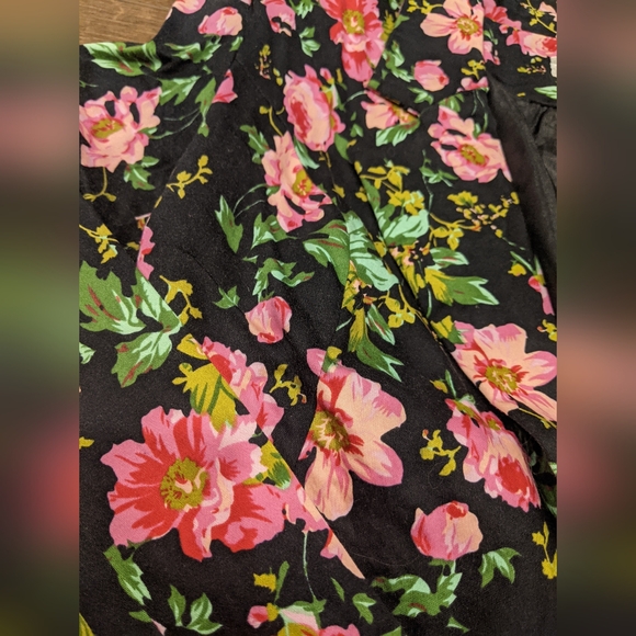 Rehab flamboyant floral blazer, size medium - Picture 6 of 7